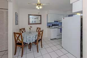 537 Manatee Ct, Venice, FL 34285 - Photo 11