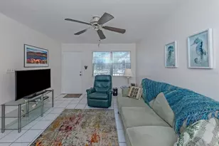 537 Manatee Ct, Venice, FL 34285 - Photo 9