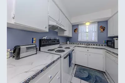 537 Manatee Ct #204, Venice, FL 34285 - Photo 13