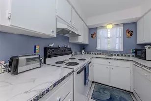 537 Manatee Ct, Venice, FL 34285 - Photo 13