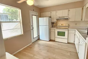 509 W Venice Ave, Venice, FL 34285 - Photo 11