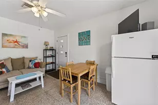 908 Villas Dr, Venice, FL 34285 - Photo 5