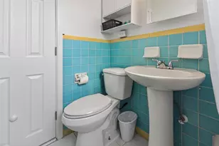 908 Villas Dr, Venice, FL 34285 - Photo 9