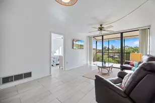618 Bird Bay Dr S, Venice, FL 34285 - Photo 3