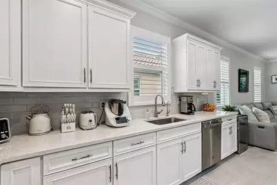 121 Colebrook Court, Venice, FL 34292 - Photo 9