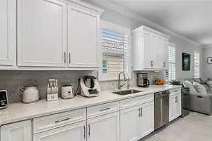 121 Colebrook Ct, Venice, FL 34292 - Photo 9