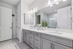 121 Colebrook Ct, Venice, FL 34292 - Photo 23