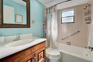 1211 Capri Isles Blvd, Venice, FL 34292 - Photo 19