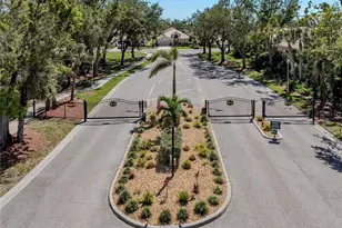 304 Langholm Dr, Venice, FL 34293 - Photo 25