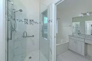 304 Langholm Dr, Venice, FL 34293 - Photo 15