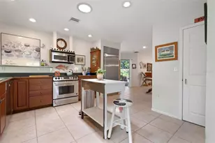 417 Baycrest Dr, Venice, FL 34285 - Photo 9