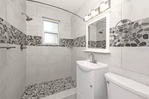 908 Villas Dr, Venice, FL 34285 - Photo 15