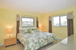 2321 Sandlewood Dr, Venice, FL 34293 - Photo 9