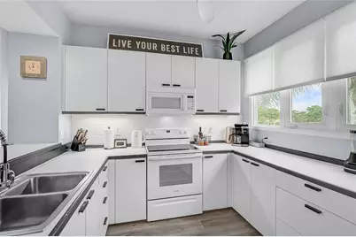 508 Forest Way #508, Longboat Key, FL 34228 - Photo 15