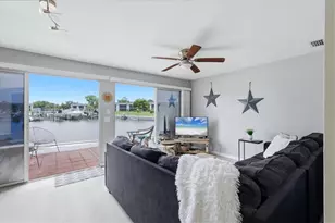 24 Oakwood Dr N, Englewood, FL 34223 - Photo 9