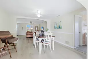 24 Oakwood Dr N, Englewood, FL 34223 - Photo 13