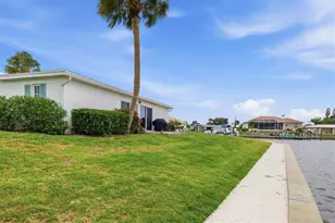 24 Oakwood Dr N, Englewood, FL 34223 - Photo 29