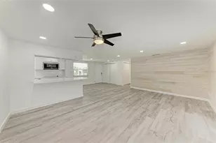 2714 Datura St, Sarasota, FL 34239 - Photo 11