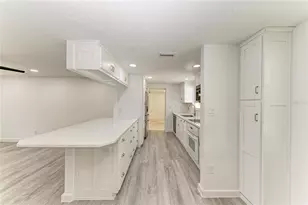 2714 Datura St, Sarasota, FL 34239 - Photo 15