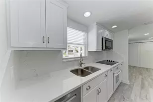 2714 Datura St, Sarasota, FL 34239 - Photo 17