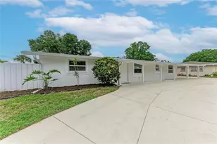 2714 Datura St, Sarasota, FL 34239 - Photo 3