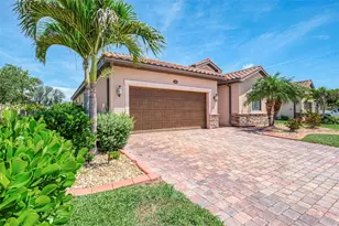 12300 Canavese Ln, Venice, FL 34293 - Photo 9