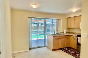 270 W Seminole Dr, Venice, FL 34293 - Photo 7