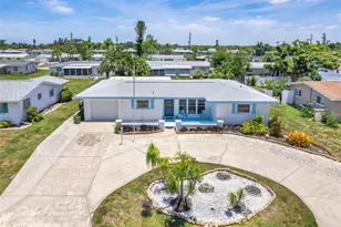 531 Sheridan Dr, Venice, FL 34293 - Photo 5
