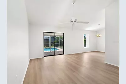 7517 38th Street Circle E, Sarasota, FL 34243 - Photo 3