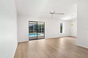 7517 38th St Cir E, Sarasota, FL 34243 - Photo 3