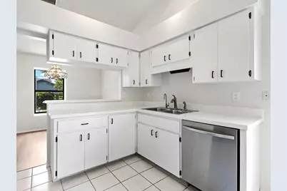 7517 38th Street Circle E, Sarasota, FL 34243 - Photo 7