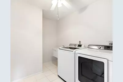 7517 38th Street Circle E, Sarasota, FL 34243 - Photo 17