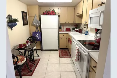 618 Bird Bay Drive S #201, Venice, FL 34285 - Photo 3