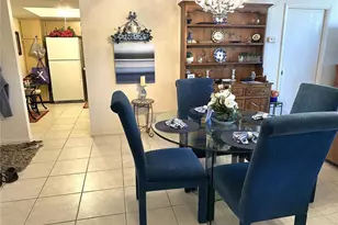 618 Bird Bay Dr S, Venice, FL 34285 - Photo 7