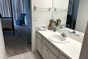618 Bird Bay Dr S, Venice, FL 34285 - Photo 13