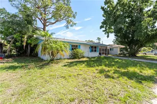 5015 Brookmeade Dr, Sarasota, FL 34232 - Photo 3