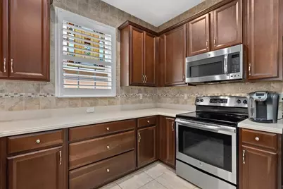 395 Capulet Drive, Venice, FL 34292 - Photo 11