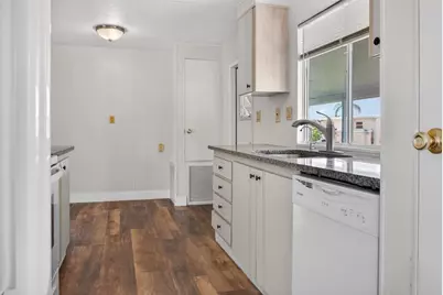 498 Longwood Drive, Venice, FL 34285 - Photo 9