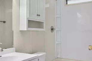 498 Longwood Dr, Venice, FL 34285 - Photo 27