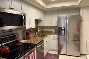 618 Bird Bay Dr S, Venice, FL 34285 - Photo 3