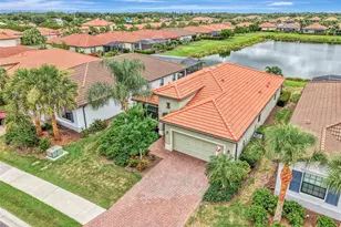 9903 Wingood Dr, Venice, FL 34292 - Photo 5