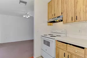 256 Periwinkle Rd, Venice, FL 34293 - Photo 15