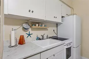 908 Villas Dr, Venice, FL 34285 - Photo 11