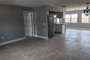 347 Holly Rd, Venice, FL 34293 - Photo 3