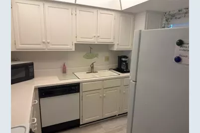 1400 Tarpon Center Drive #202, Venice, FL 34285 - Photo 3