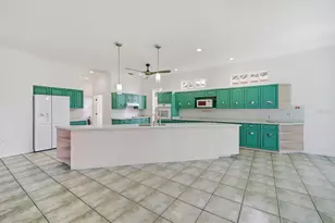 210 Rio Terra, Venice, FL 34285 - Photo 13