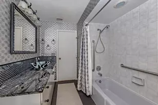 4361 Whispering Woods Pl, Sarasota, FL 34233 - Photo 21