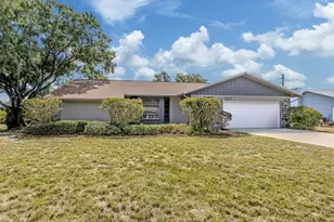 4361 Whispering Woods Pl, Sarasota, FL 34233 - Photo 3