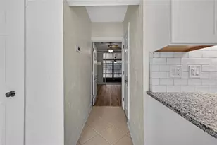 908 Villas Dr, Venice, FL 34285 - Photo 13