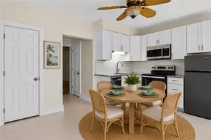 908 Villas Dr, Venice, FL 34285 - Photo 5